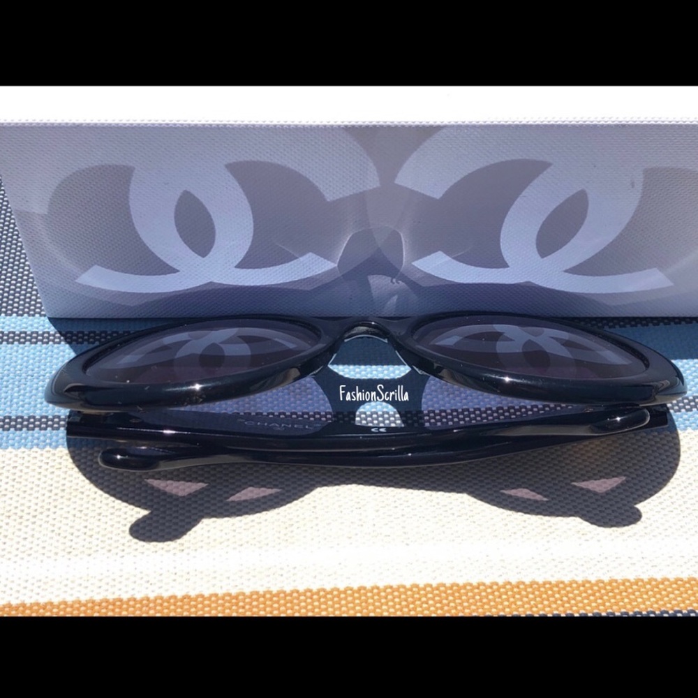 Vintage Chanel 1993 Runway Mirror CC Logo Editorial Round Lens Sunglasses - Picture 14 of 17
